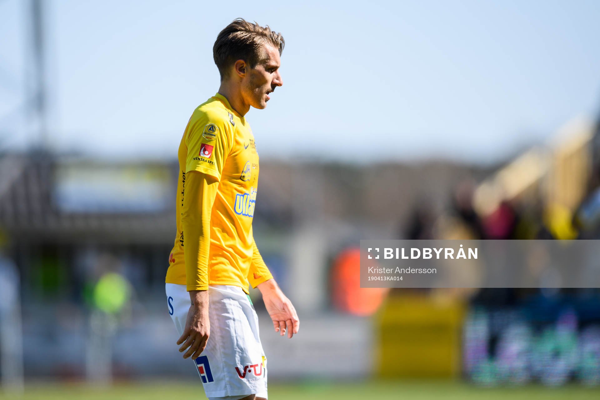 Falkenbergs Tobias Karlsson utgår skadad