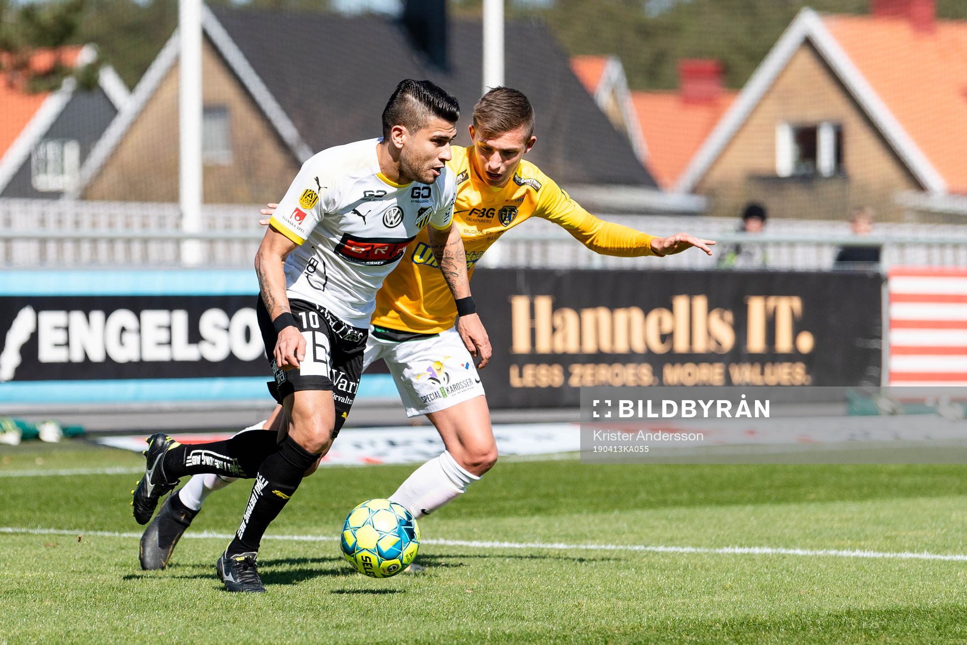 Häckens Paulinho och Falkenbergs John Björkengren
