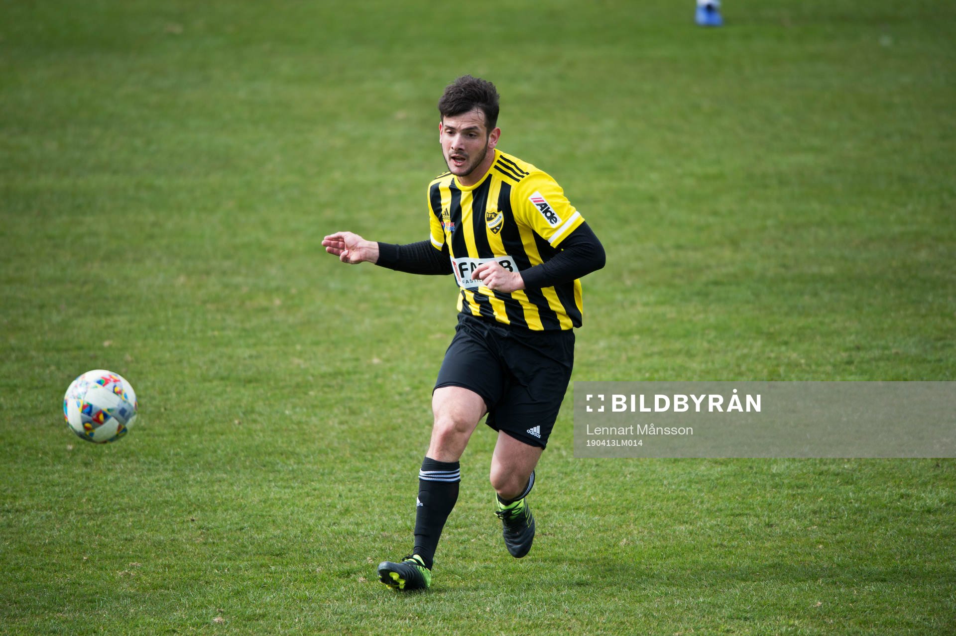 IFK Hässleholms Egzon Ademii matchen i division 2 mellan