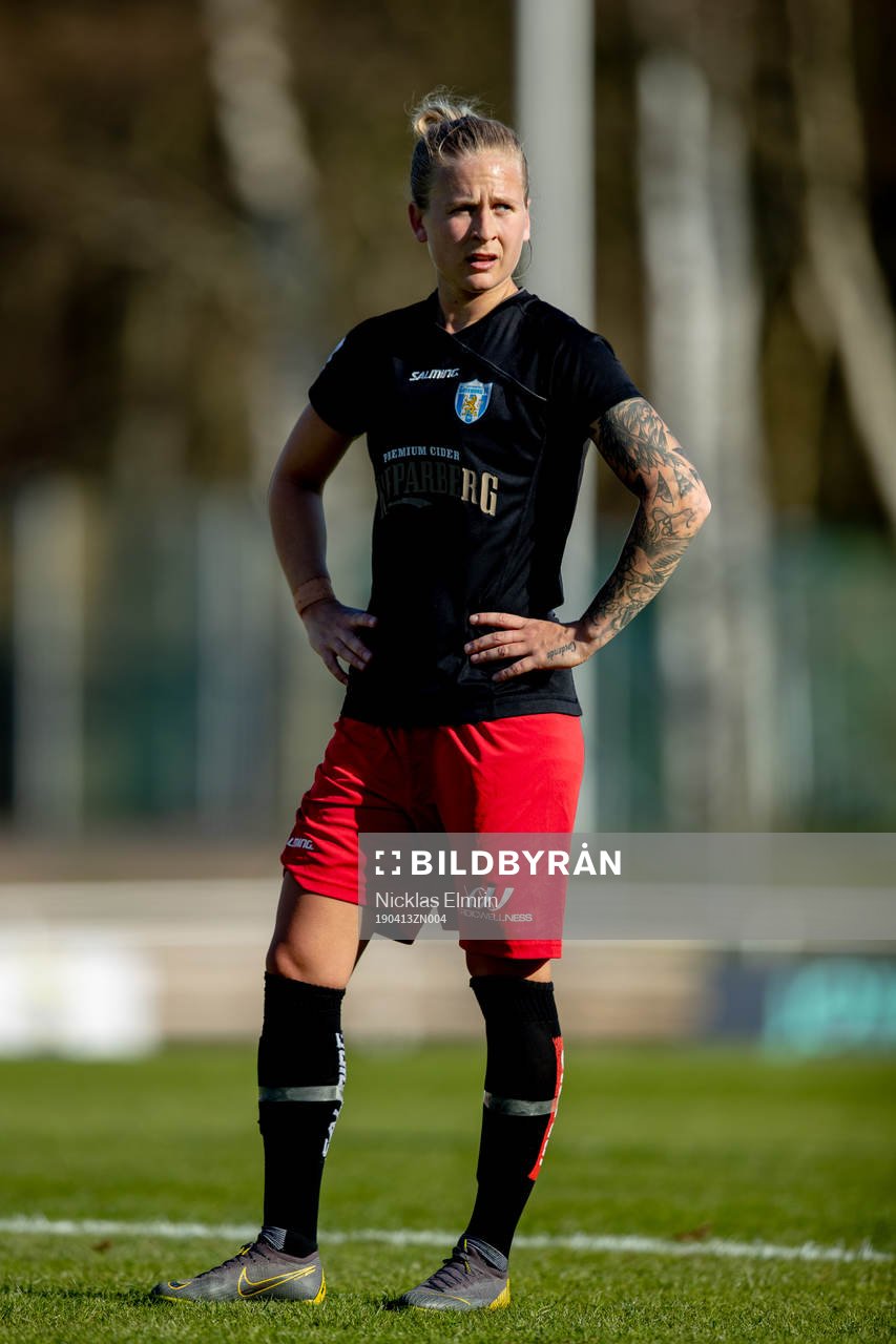 Göteborgs Filippa Curmark under fotbollsmatchen i Damallsvenskan mellan Kungsbacka och Kopparbergs/Göteborg den 13 april 2019 i Varberg. 