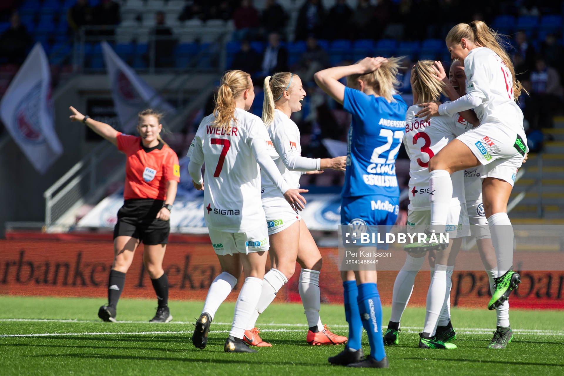 Rosengårds spelare jublar