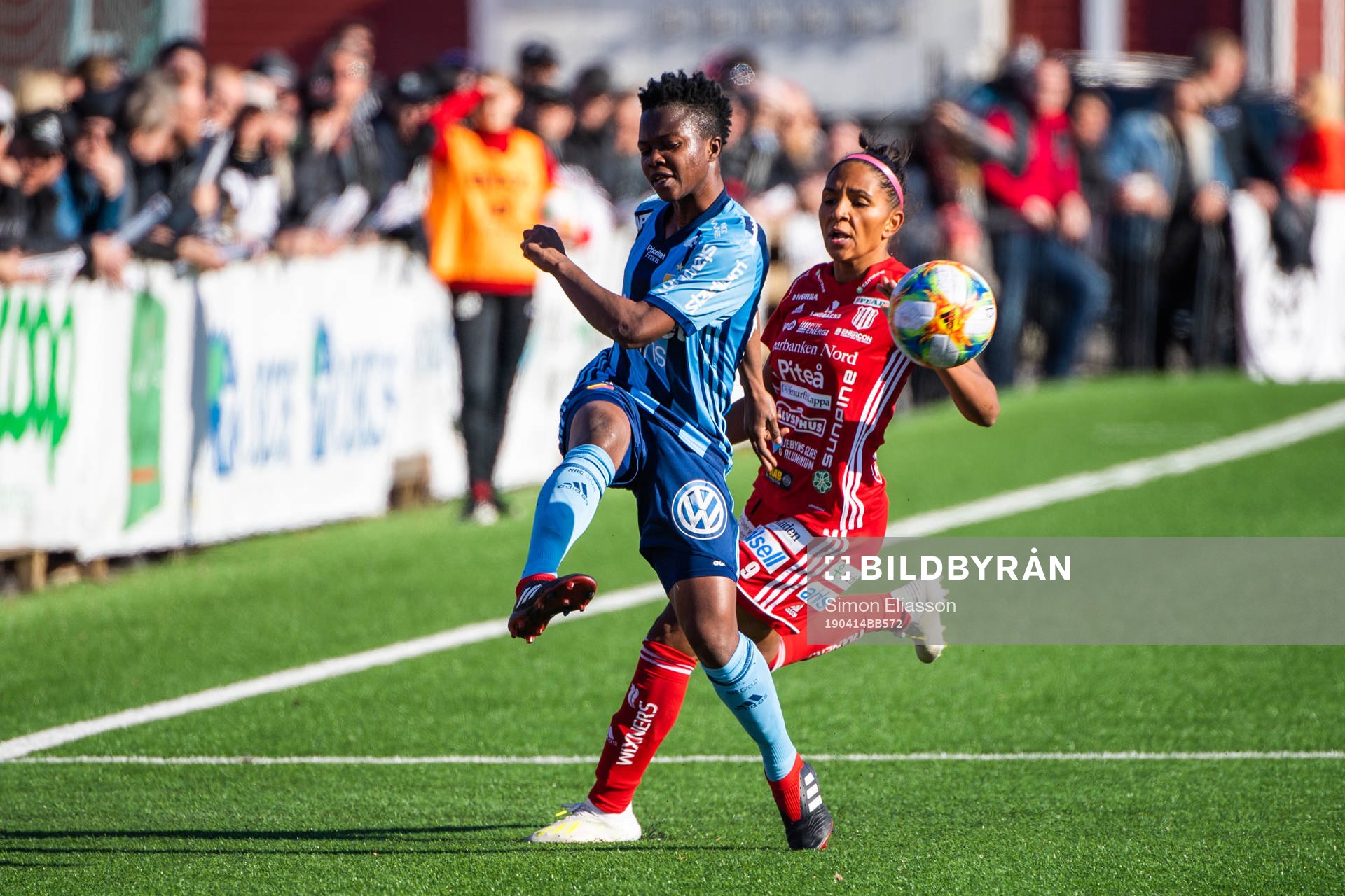 Djurgårdens Portia Boakye och Piteås Madelen Janogy