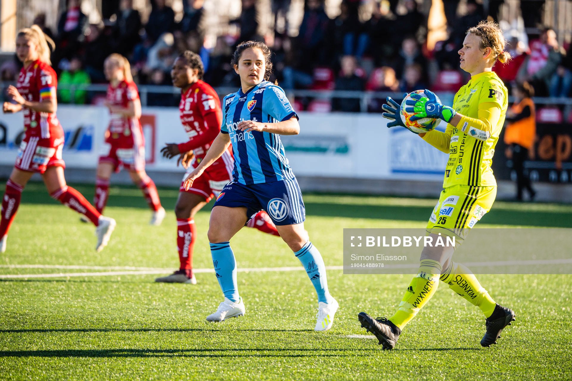 Djurgårdens Malin Diaz Pettersson och Piteås målvakt