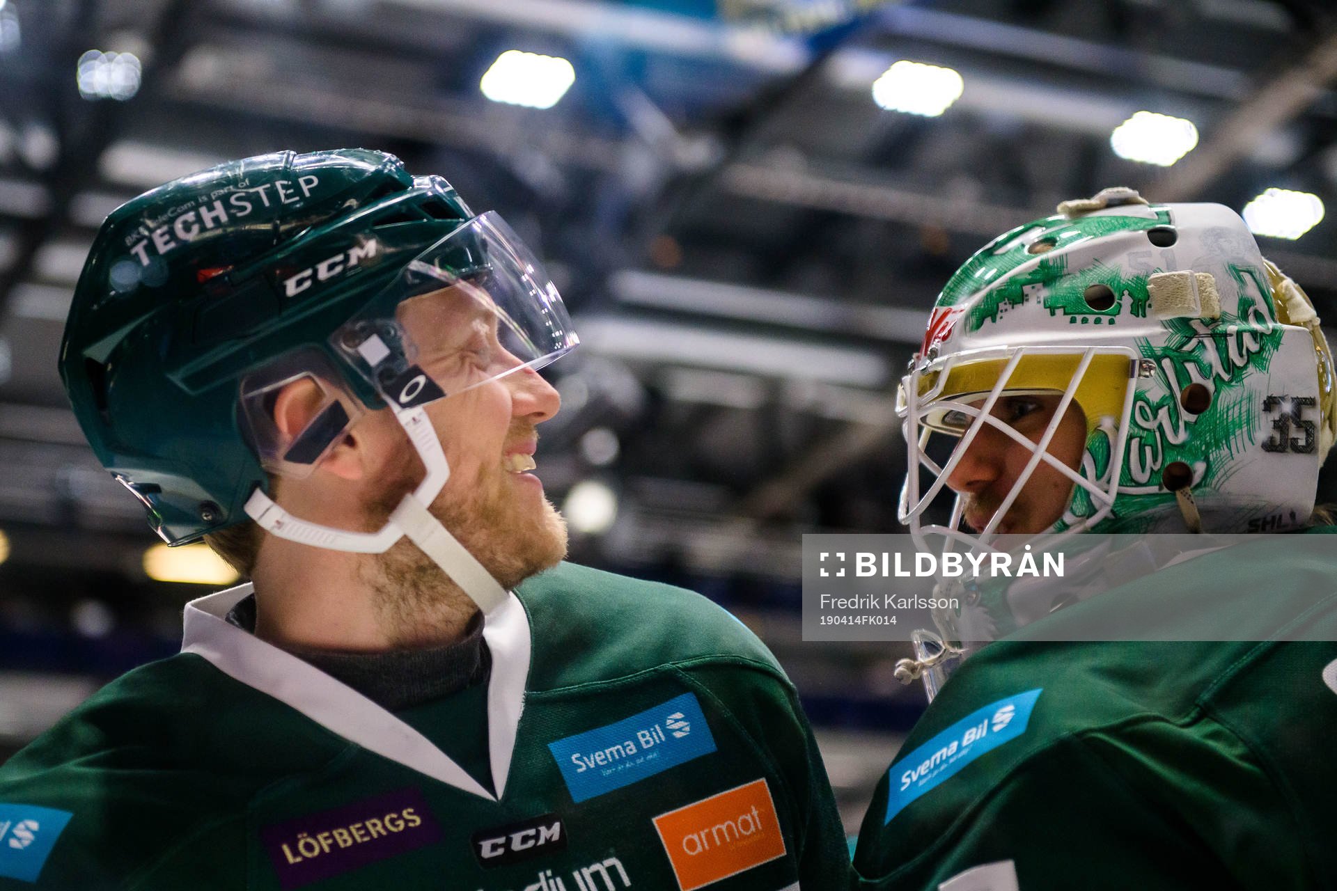 Glada miner hos Färjestads Johan Ryno och målvakt Adam