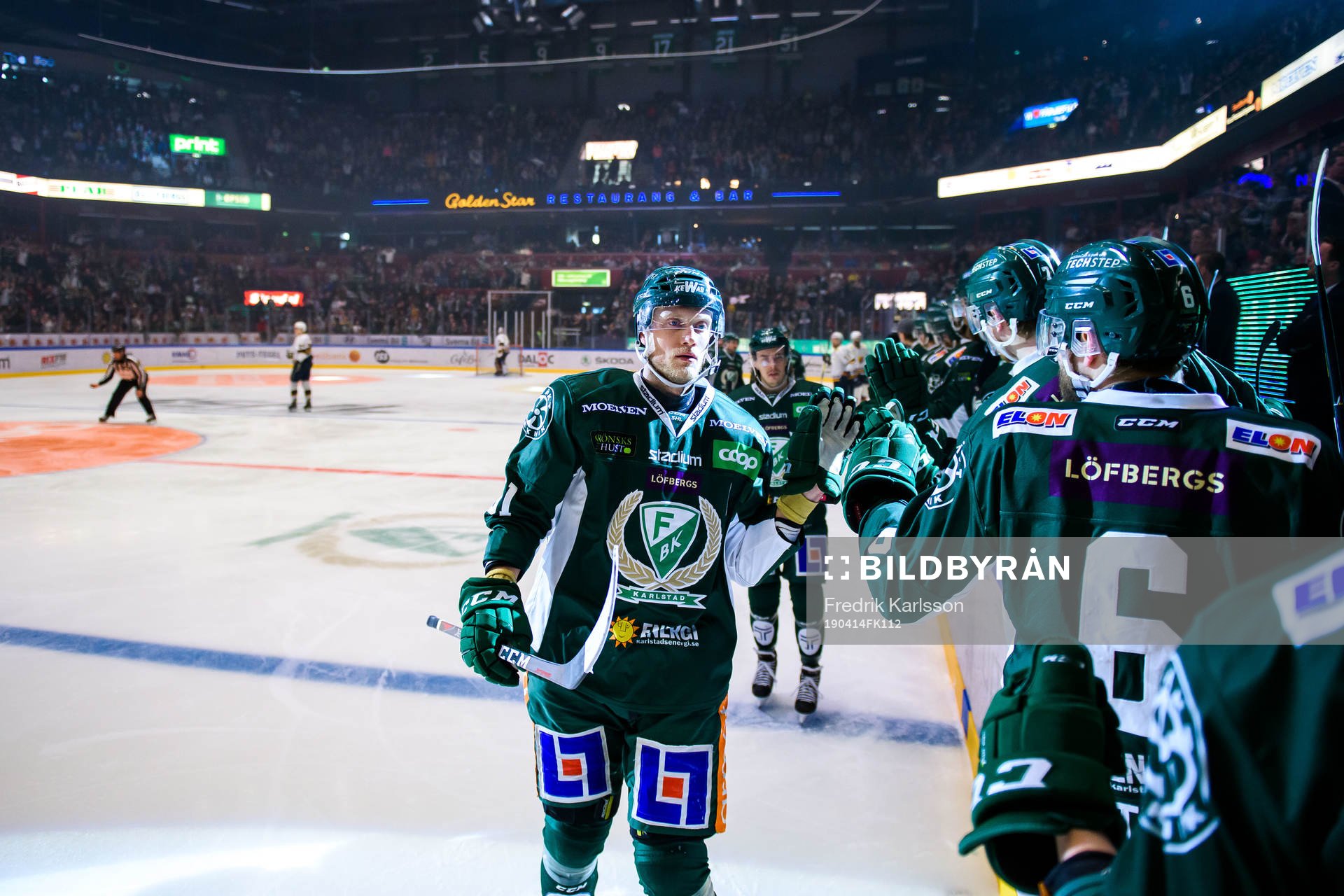 Färjestads Johan Ryno jublar