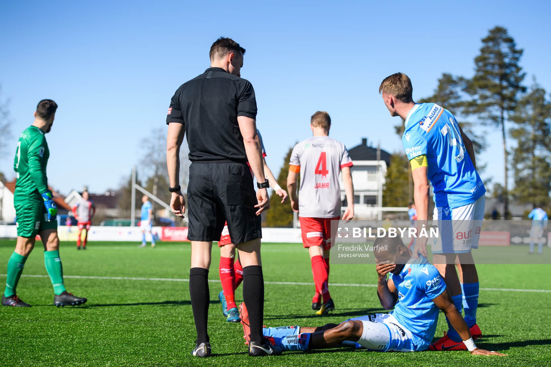 Kachi of Sandnes Ulf in pain