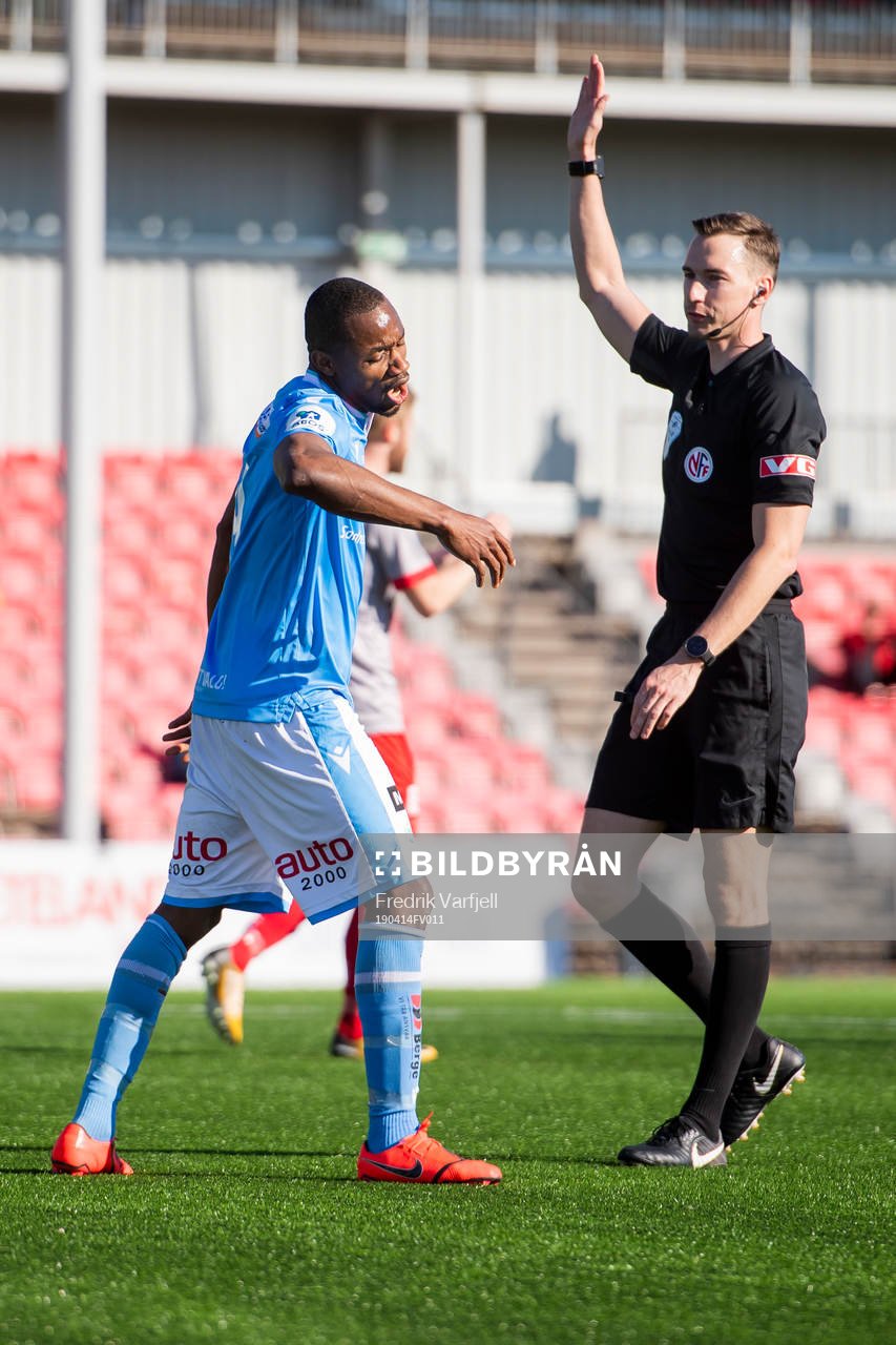 Kachi of Sandnes Ulf reacts