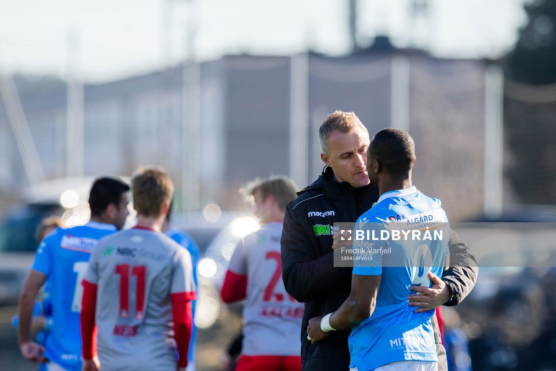 Bengt Sæternes, head coach of Sandnes Ulf, and Kachi of