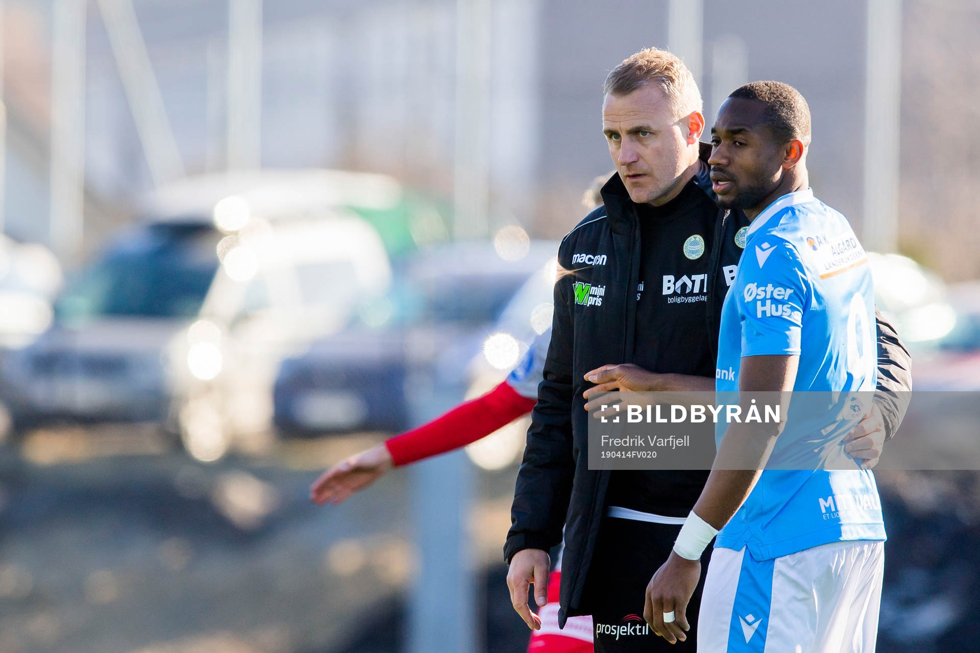 Bengt Sæternes, head coach of Sandnes Ulf, and Kachi of
