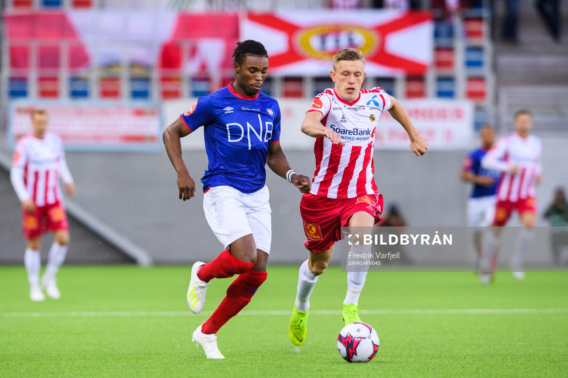 Sam Adekugbe of Vålerenga and Marcus Holmgren Pedersen of