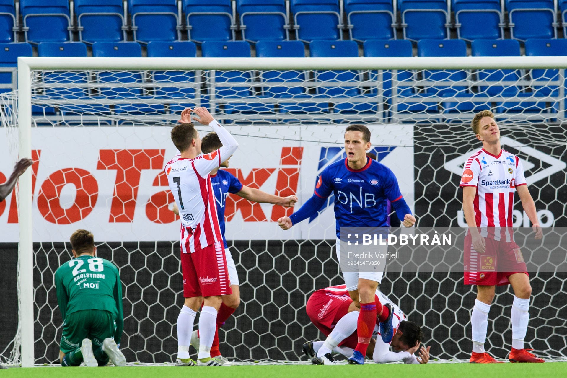 Herolind Shala of Vålerenga celebrates
