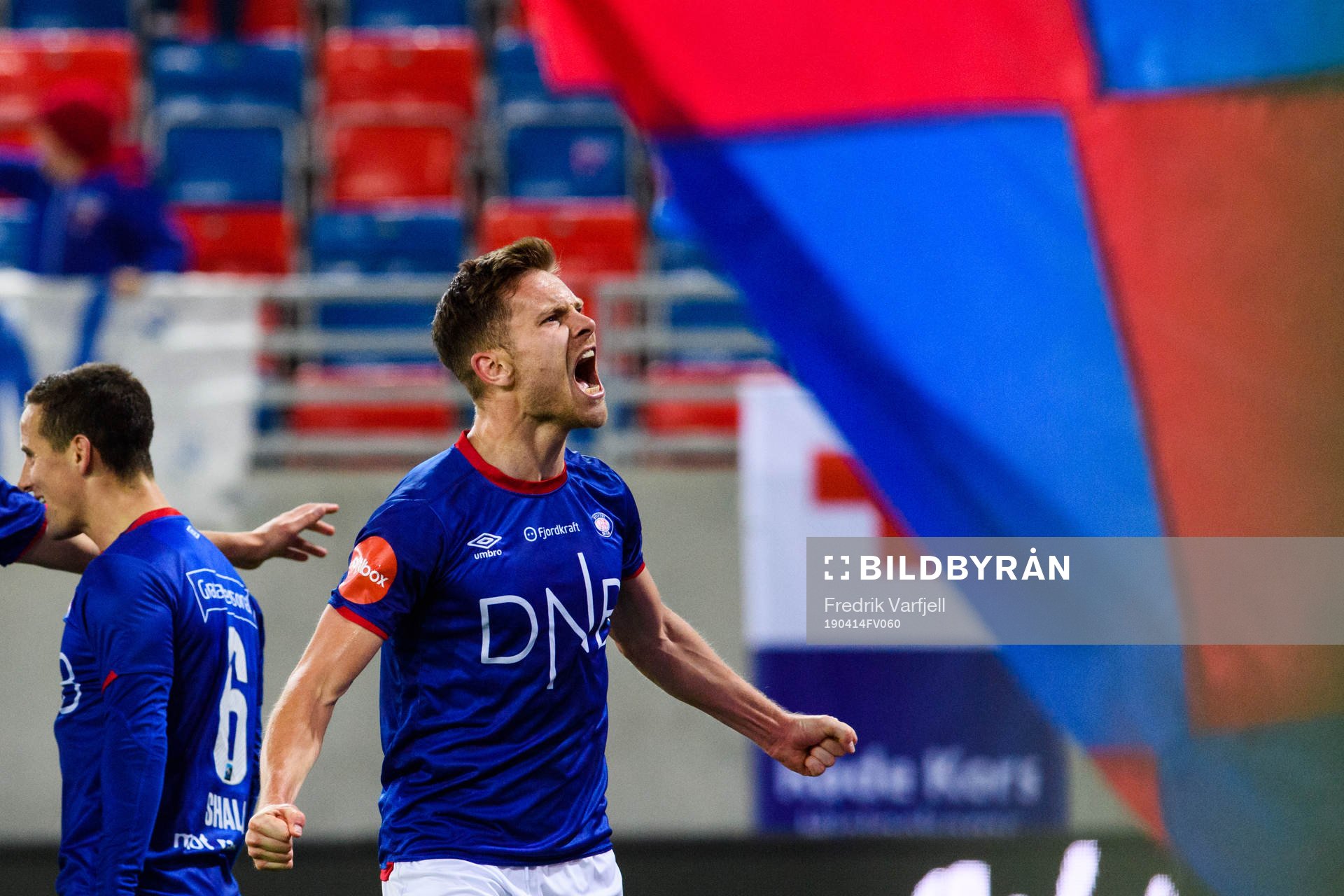 Matthías Vilhjálmsson of Vålerenga celebrates