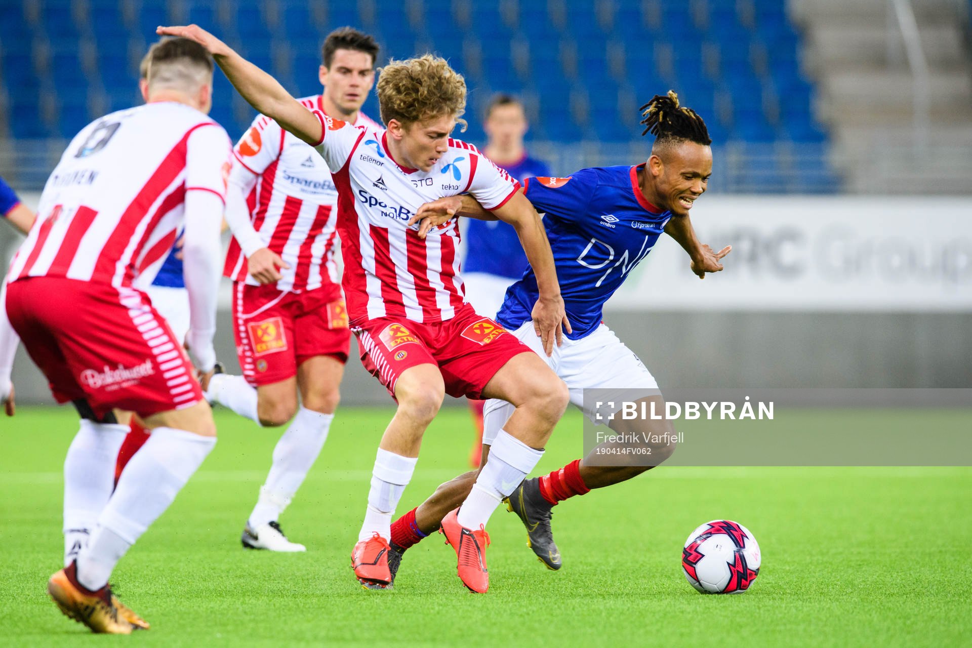 Tomas Stabell of Tromsø och Chidera Ejuke of Vålerenga