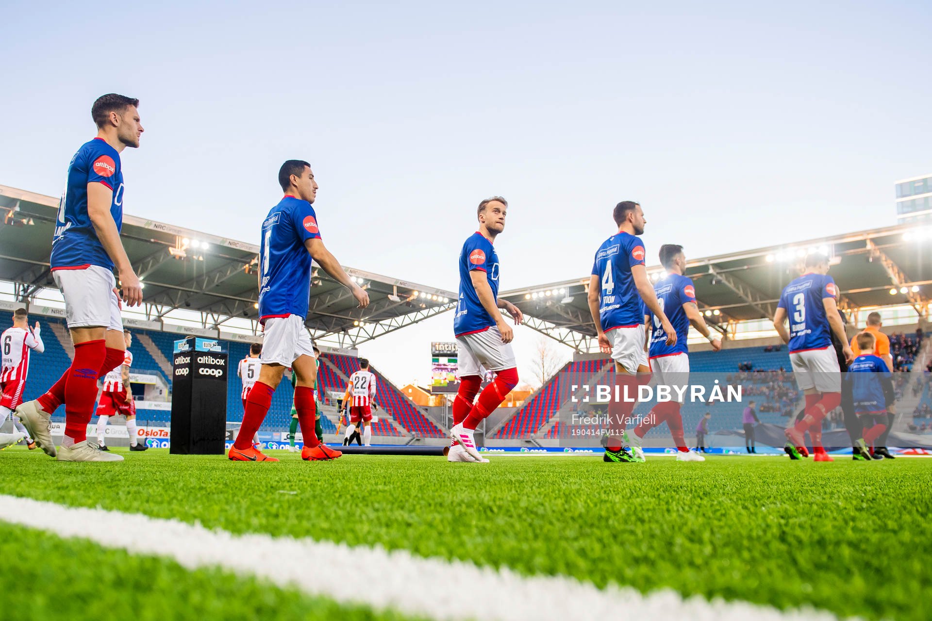 Matthías Vilhjálmsson, Efrain Juarez and Bård Finne and