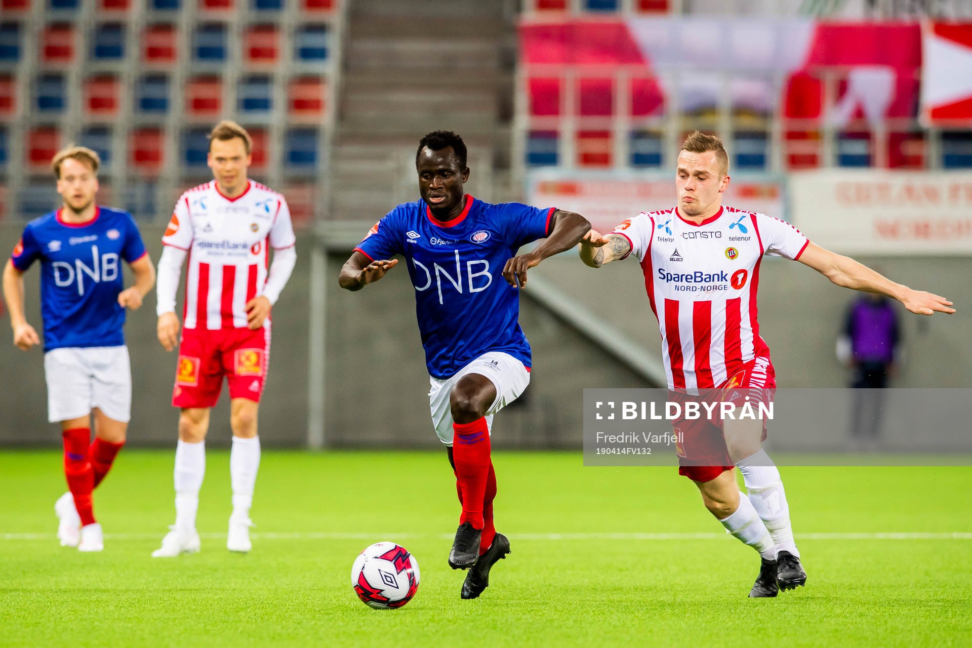 Mohammed Abu of Vålerenga and Kent-Are Antonsen of Tromsø