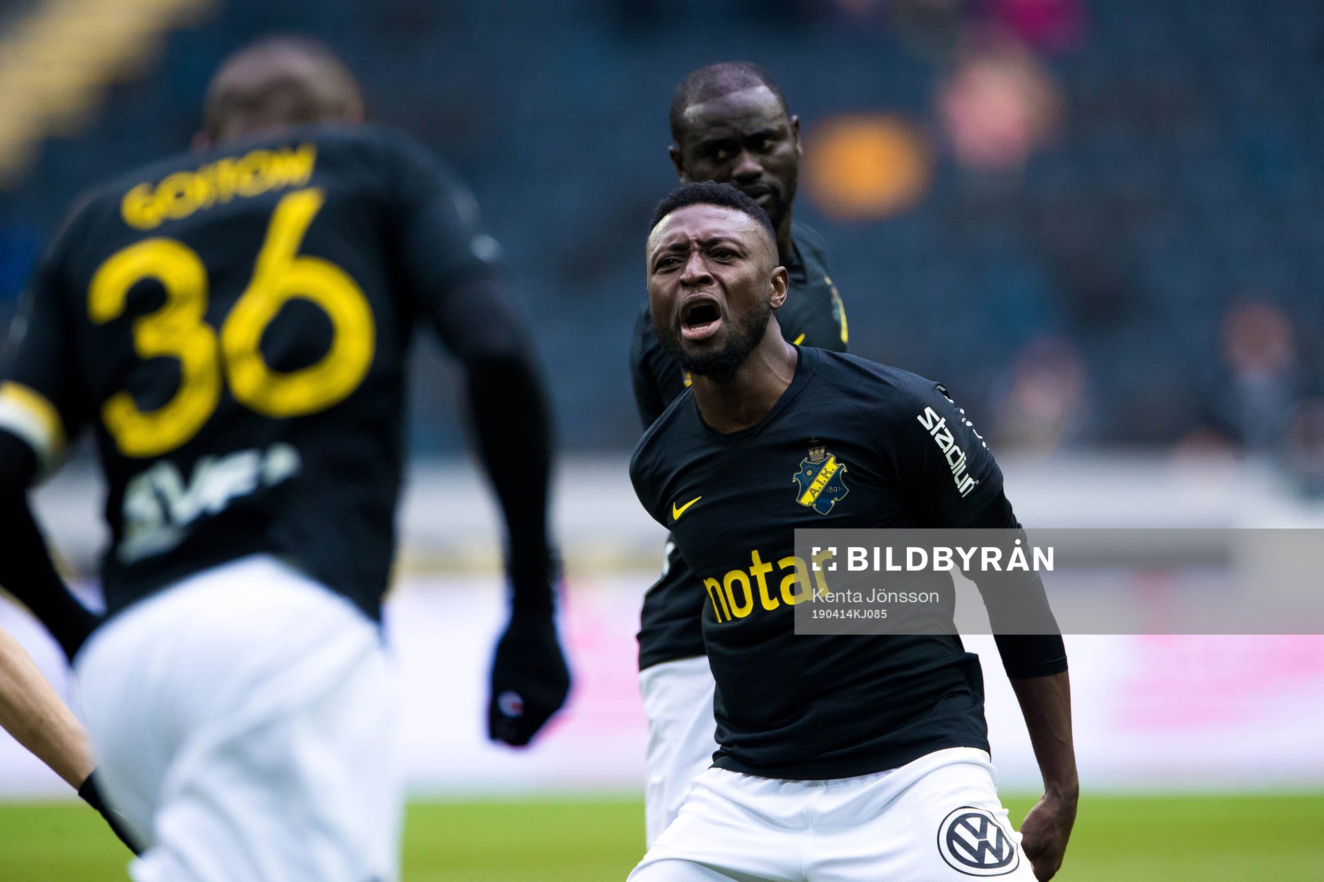 s Chinedu Ogbuke Obasi jublar