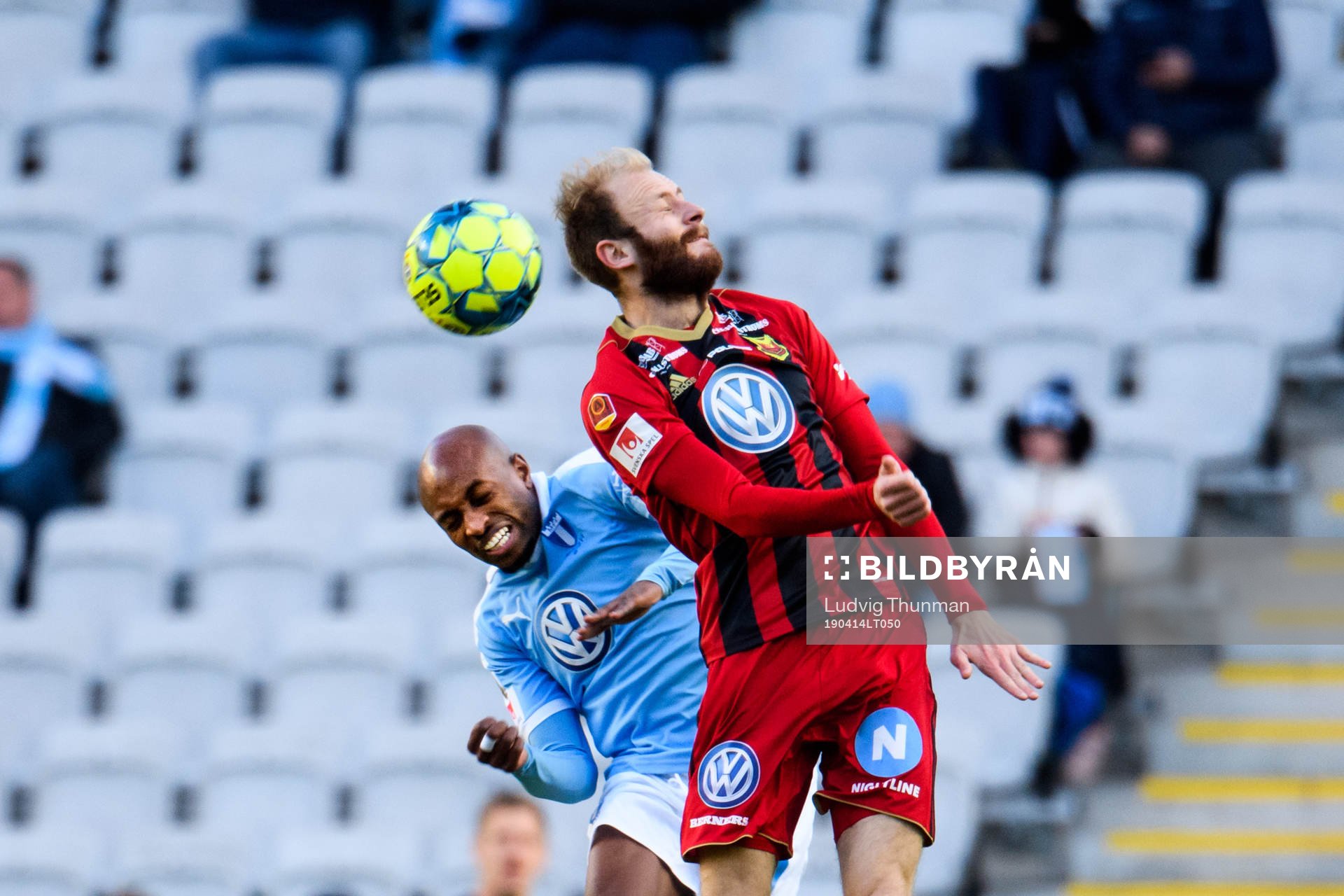 Malmö FFs Fouad Bachirou och Östersunds Curtis Edwards