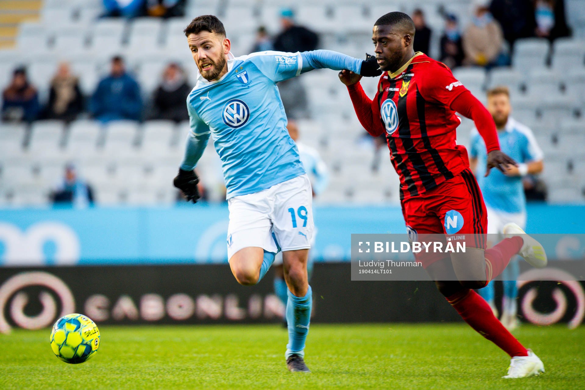 Malmö FFs Erdal Rakip och Östersunds Isak Ssali