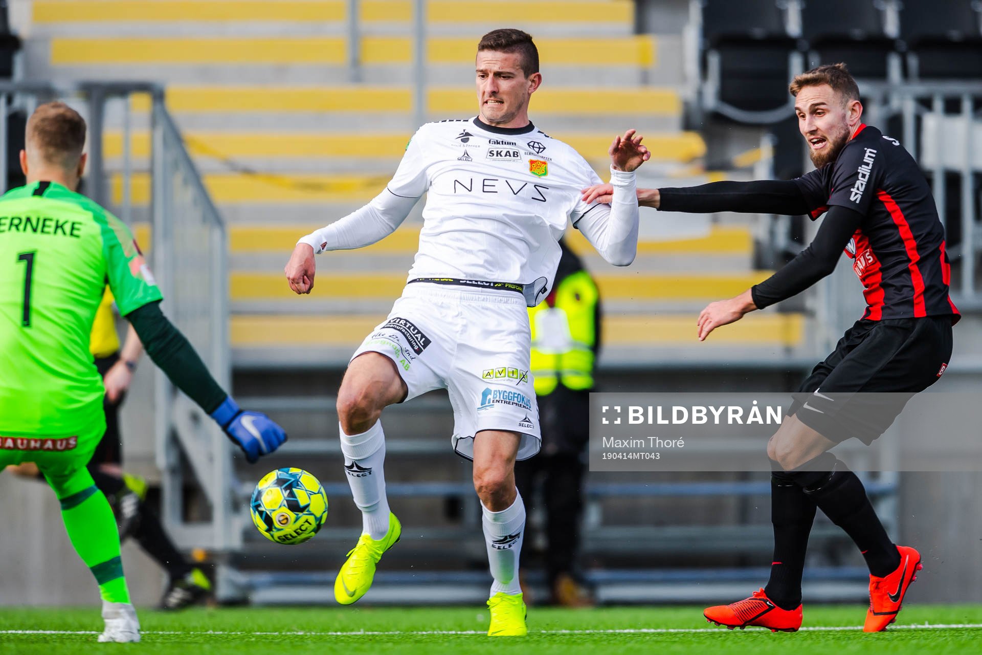 GAIS Nikola Asceric och Brommapojkarnas Ali Suljic