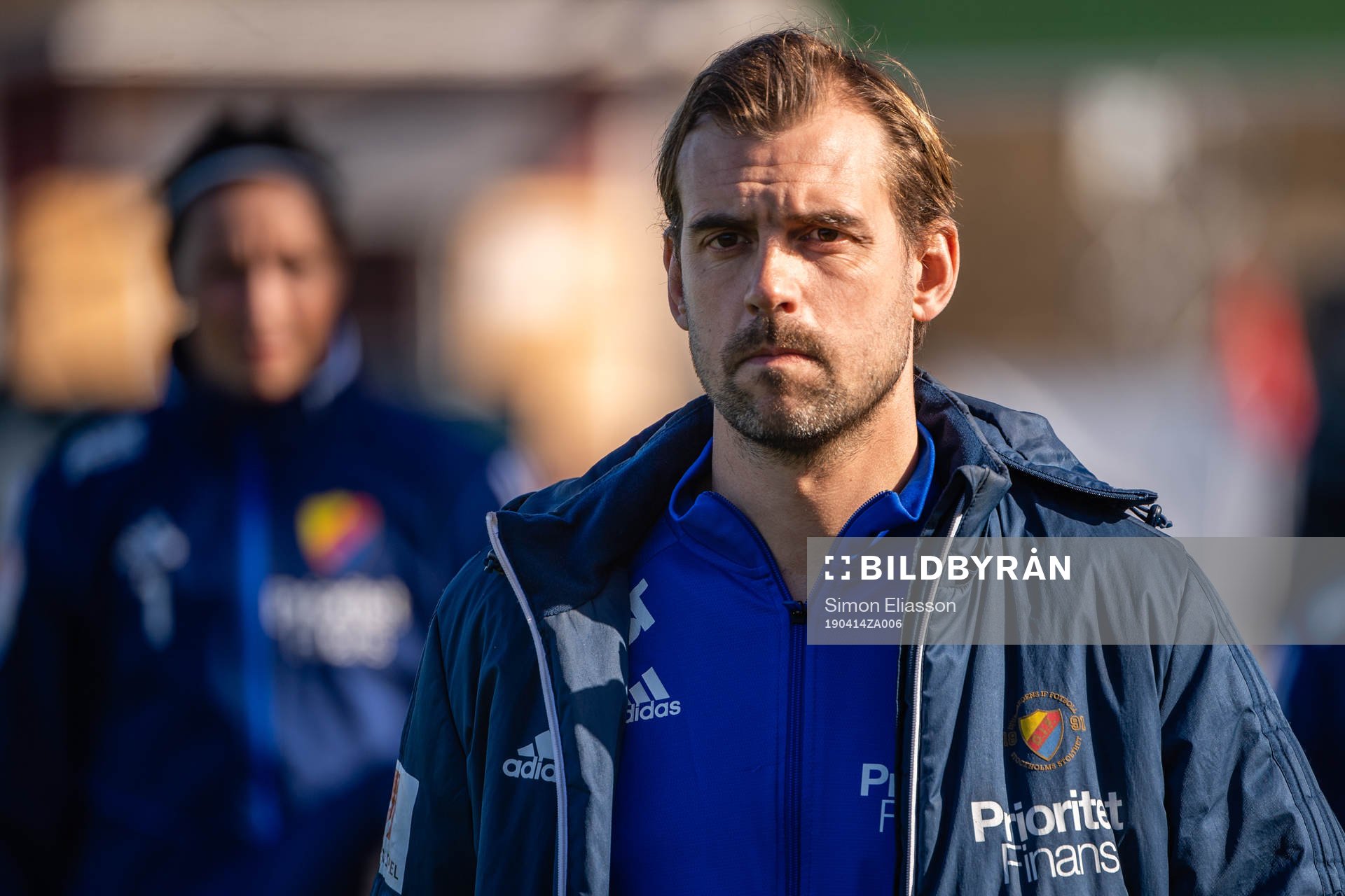 Djurgårdens tränare Joel Ridez inför fotbollsmatchen i Damallsvenskan mellan Piteå och Djurgården den 14 april 2019 i Piteå.