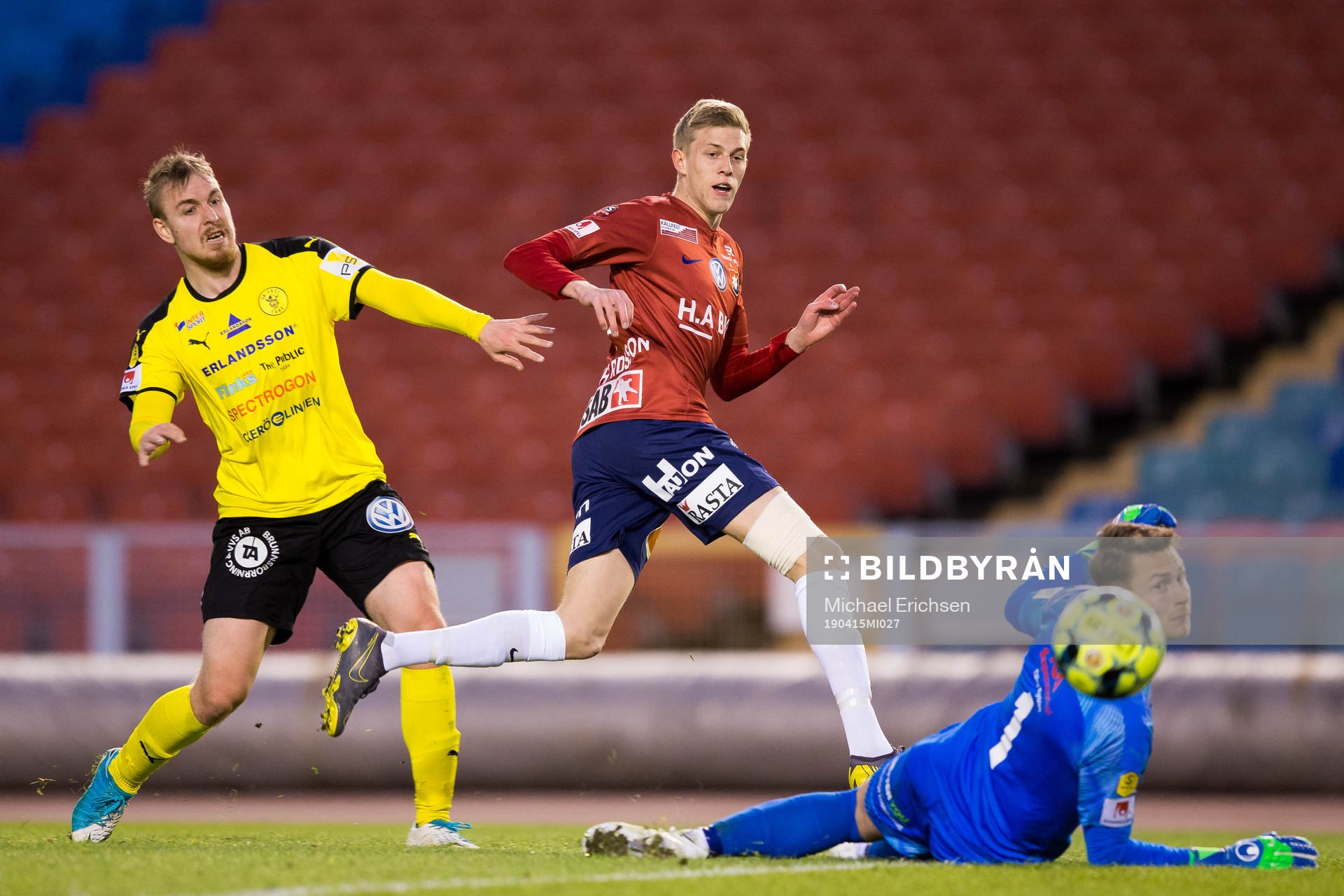 Örgrytes Alexander Bernhardsson skjuter 1-0 bakom Frejs