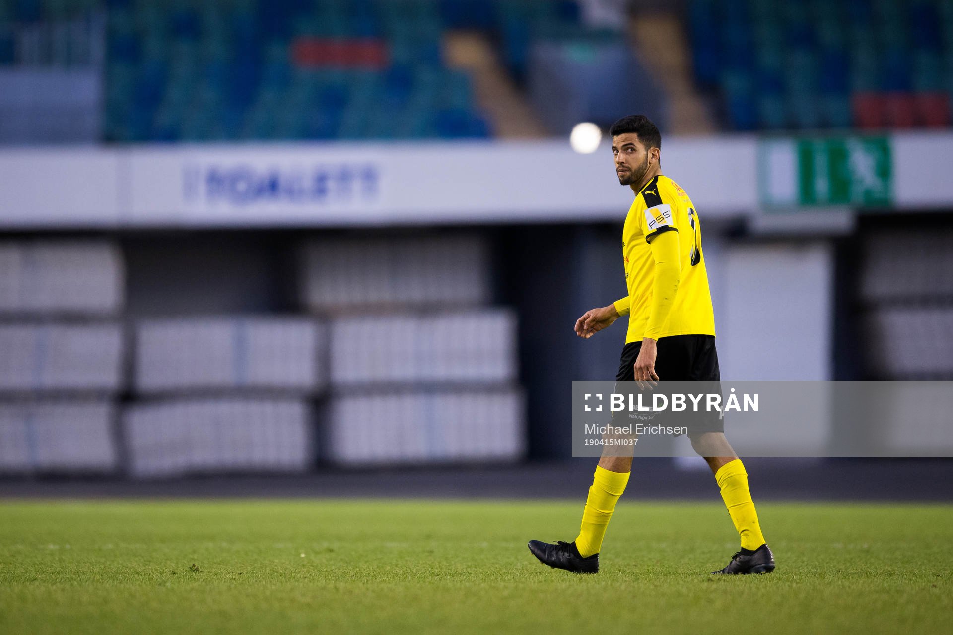 Frejs Pedro Ribeiro lämnar planen