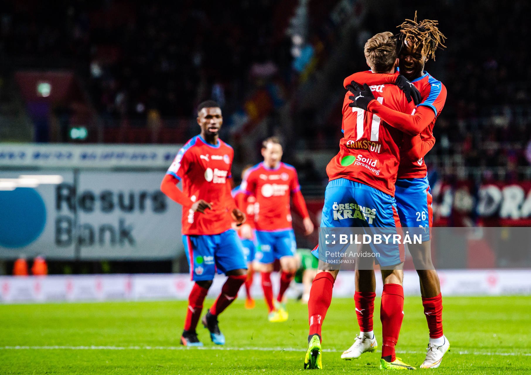 Helsingborgs Kundai Benyu jublar med Adam Eriksson