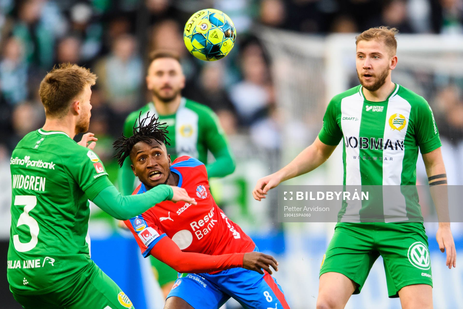 Helsingborgs Mamudu Moro och Hammarbys Darijan Bojanic
