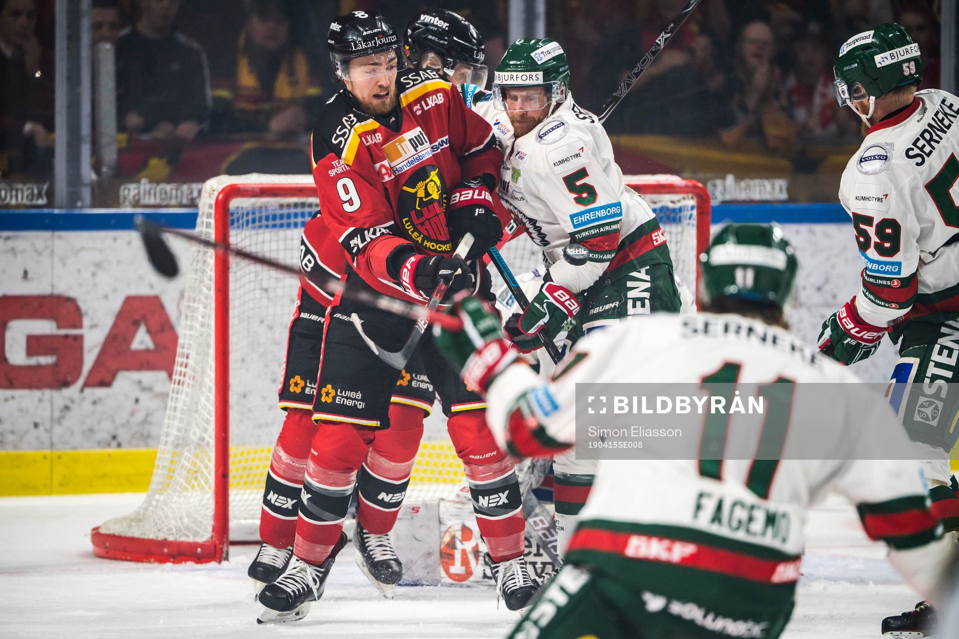 Luleås Johan Forsberg och Frölundas Chay Genoway