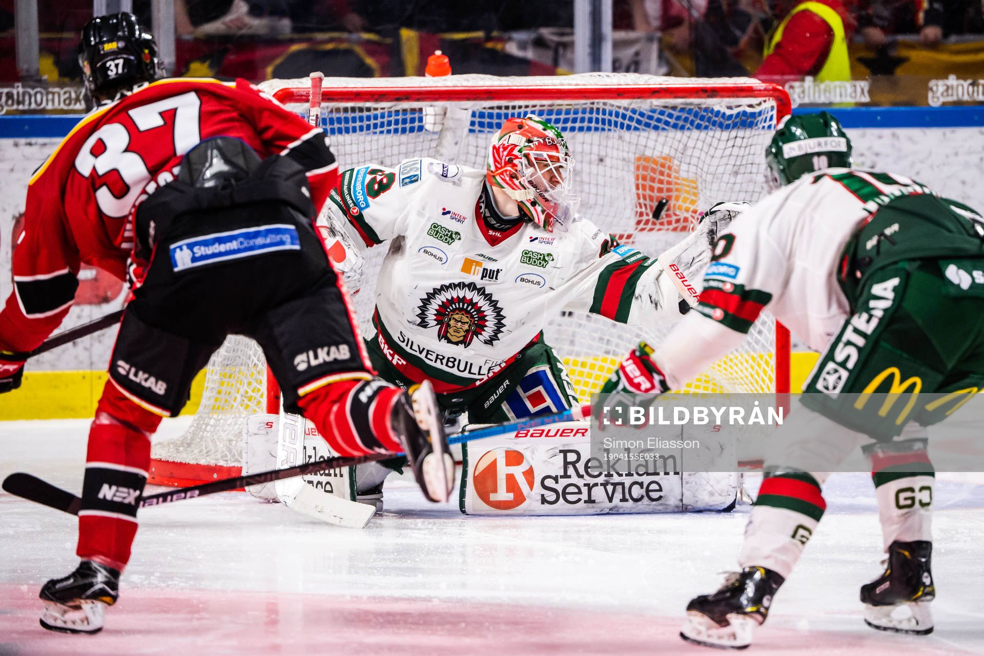 Luleås Isac Lundeström gör 1-5 bakom Frölundas målvakt