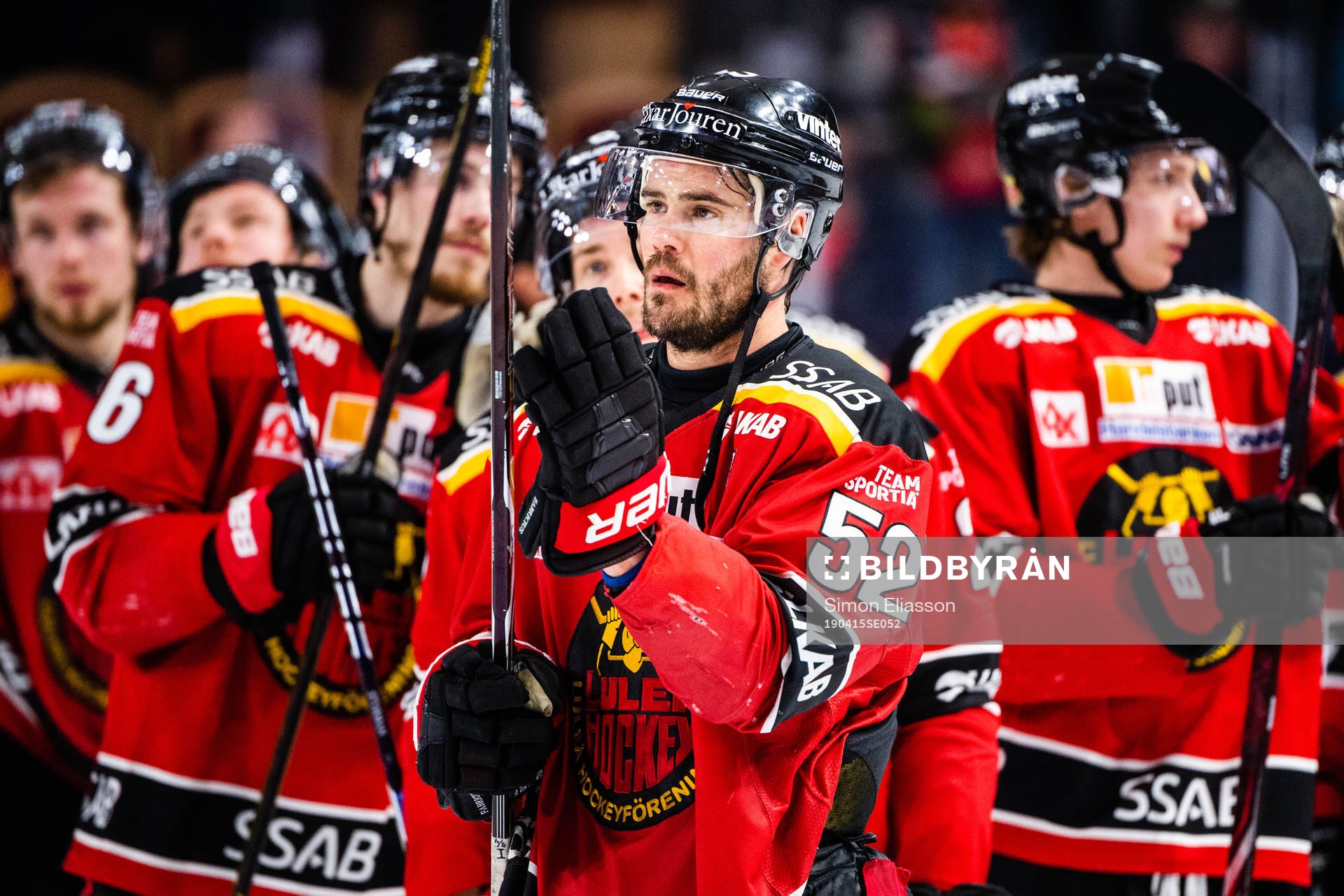 Luleås Karl Fabricius tackar supportrarna