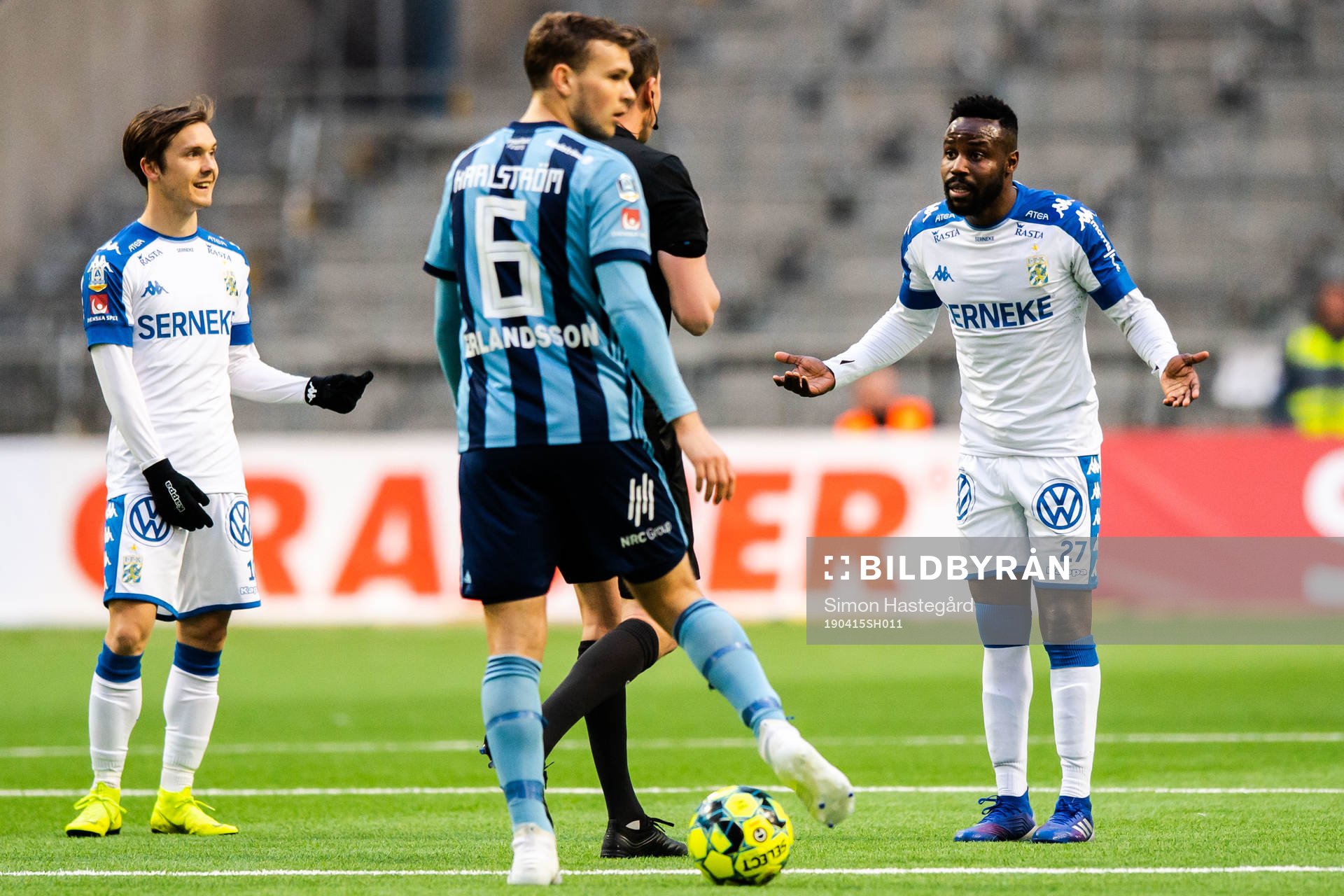 IFK Göteborgs Nzuzi Toko reagerar på ett domslut