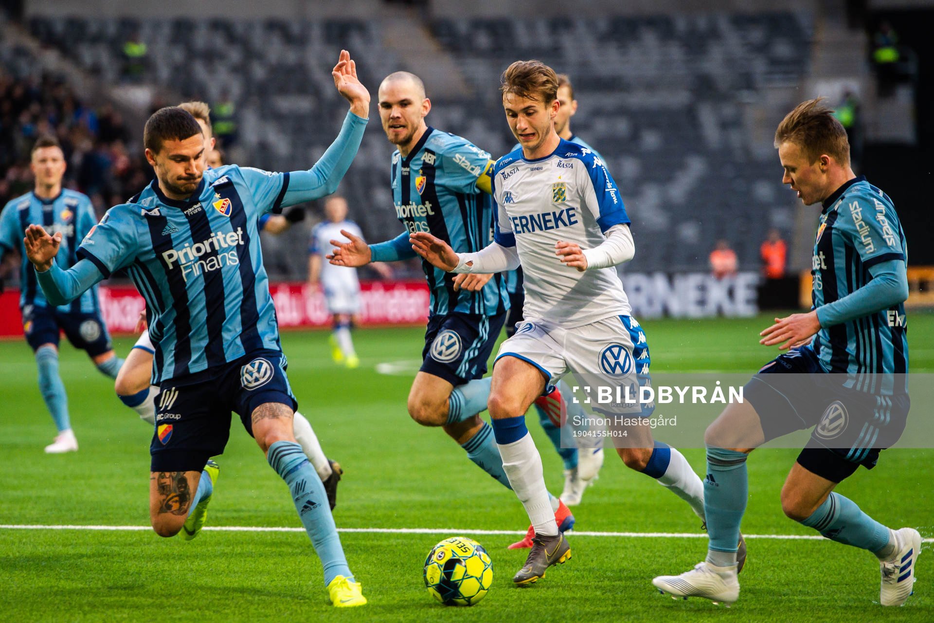 Djurgårdens Erik Berg, Marcus Danielson och Jesper Karlström mot IFK Göteborgs Benjamin Nygren under fotbollsmatchen i Allsvenskan mellan Djurgården och IFK Göteborg den 15 april 2019 i Stockholm.
