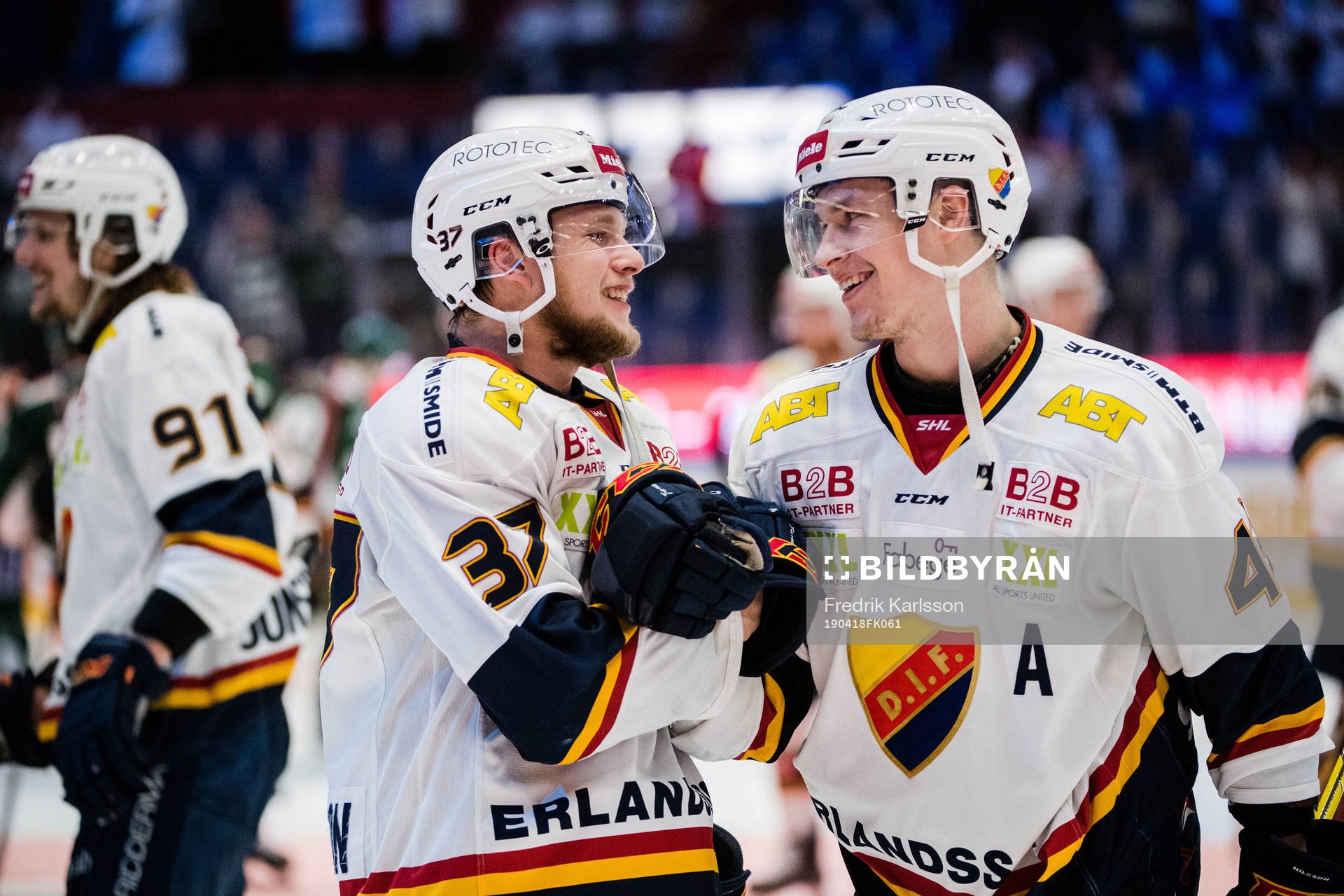 Djurgårdens Jesper Pettersson och Tom Nilsson jublar