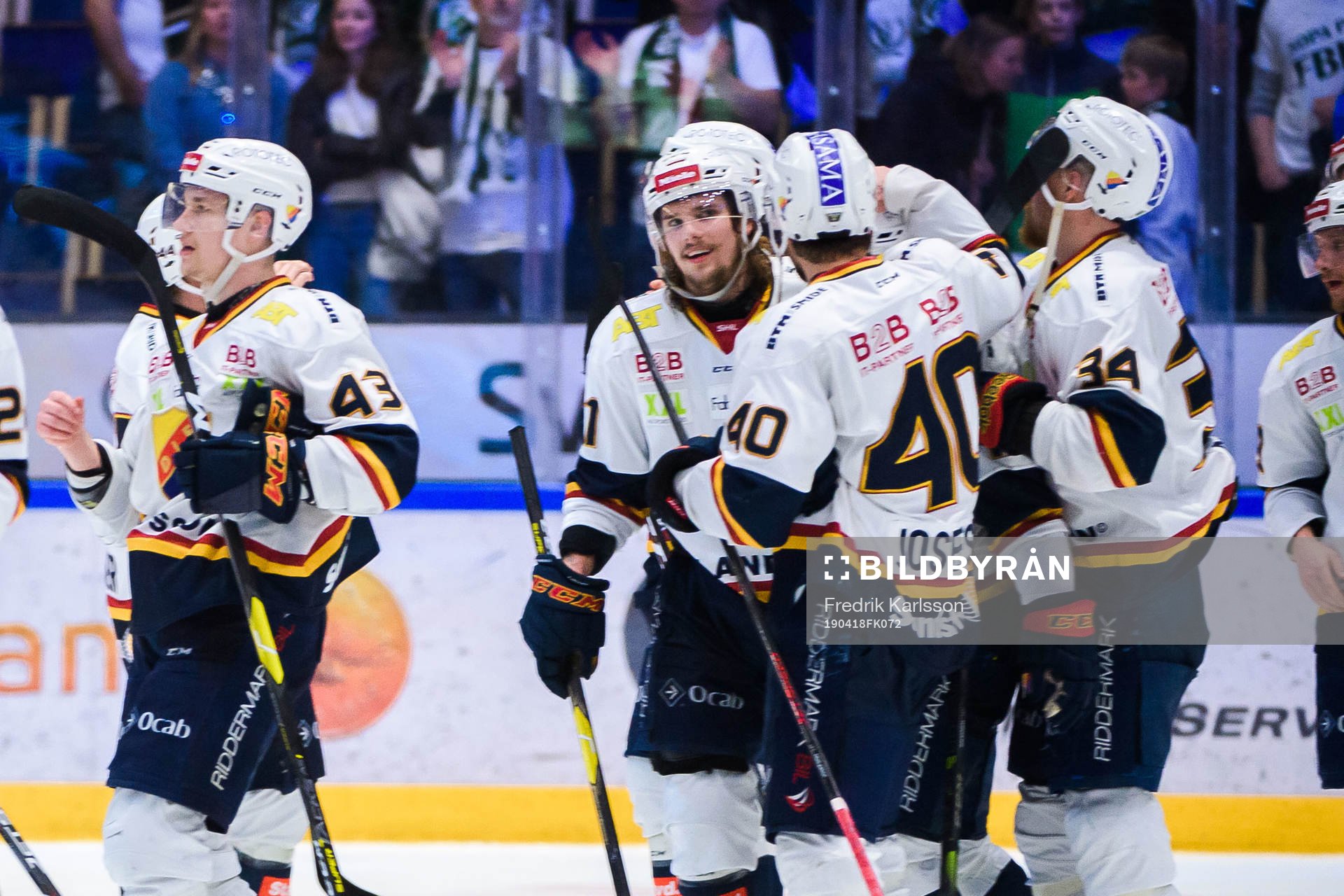 Djurgårdens Axel Jonsson Fjällby jublar med lagkamrater