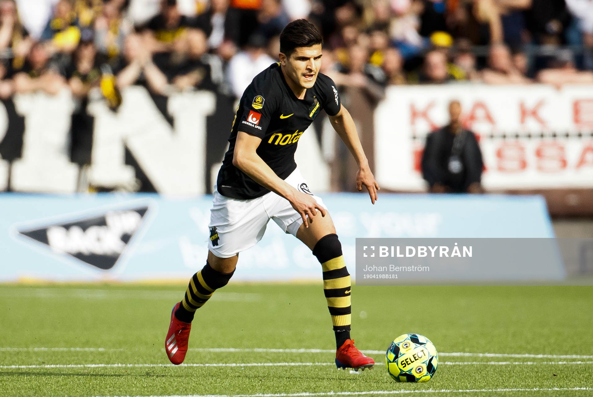 s Tarik Elyounoussi