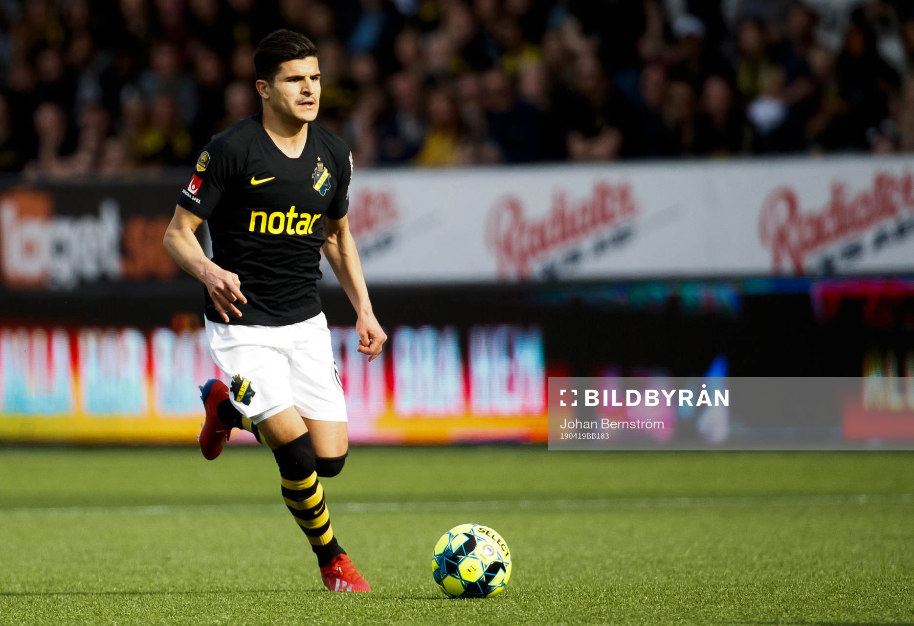 s Tarik Elyounoussi