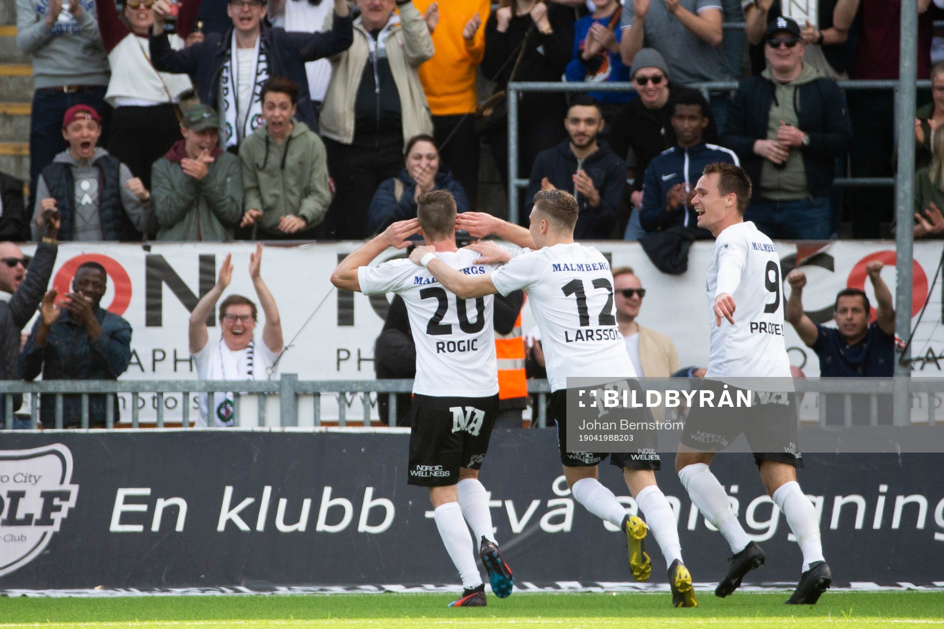 Örebros Filip Rogic jublar