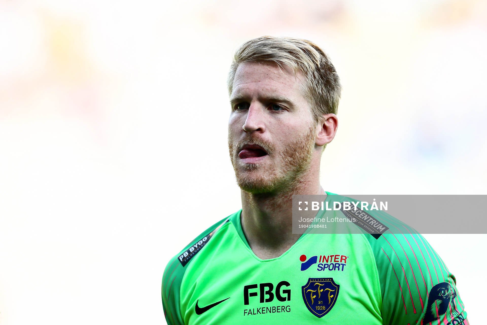 Falkenbergs målvakt Hampus Nilsson innan fotbollsmatchen i