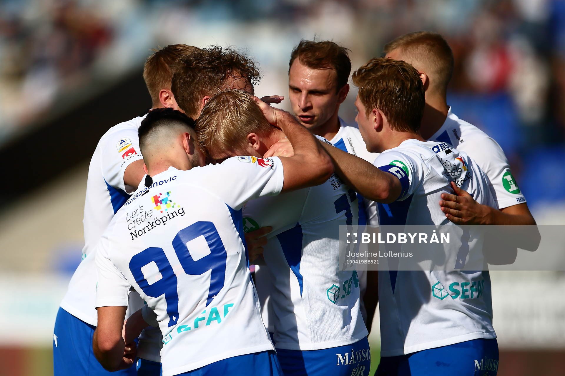 IFK Norrköpings Sead Haksabanovic kramar om Kalle Holmberg