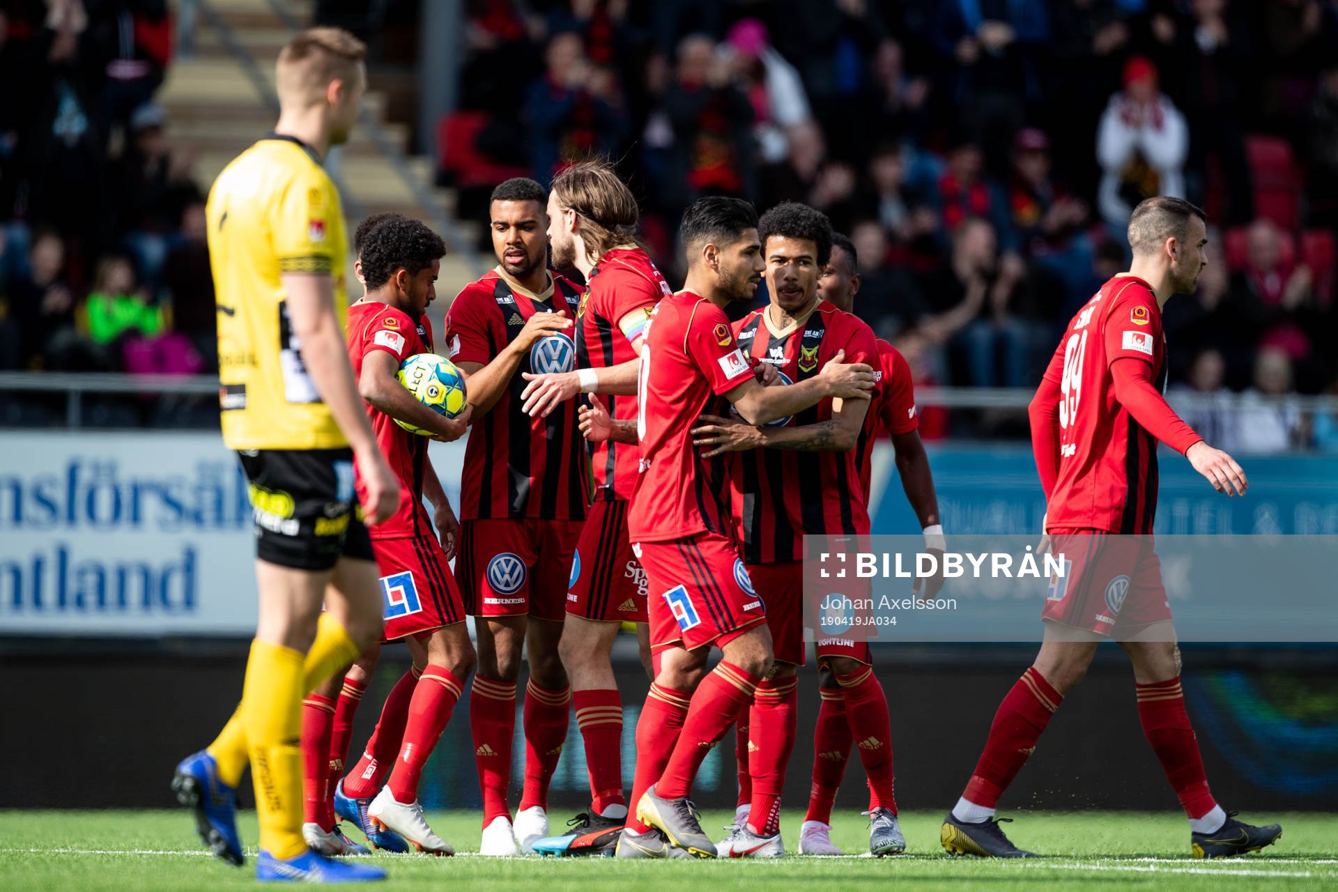 Östersunds spelare jublar efter 1-1 målet under fotbollsmatchen i Allsvenskan mellan Östersund och Elfsborg den 19 April 2019 i Östersund.