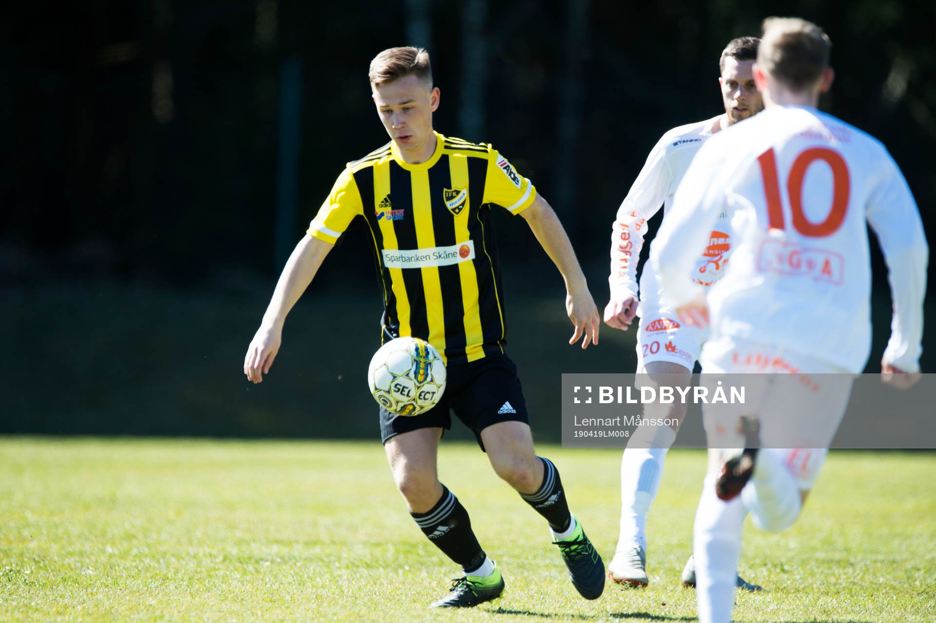 IFK Hässleholms Theo Ekström i matchen i division 2