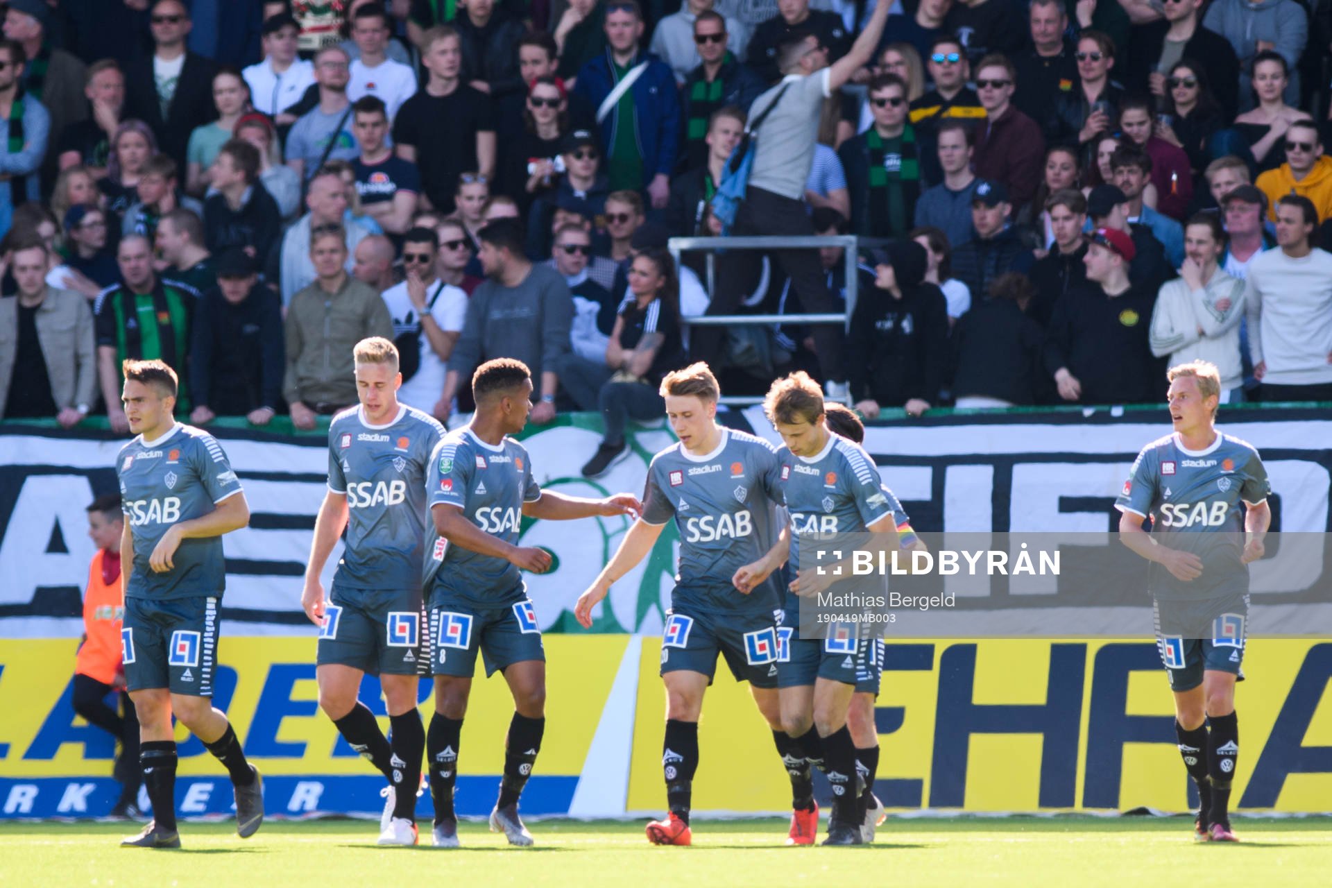 Brages spelare jublar efter 0-1 målet under fotbollsmatchen i Superettan mellan Gais och Brage den 19 april 2019 i Göteborg.