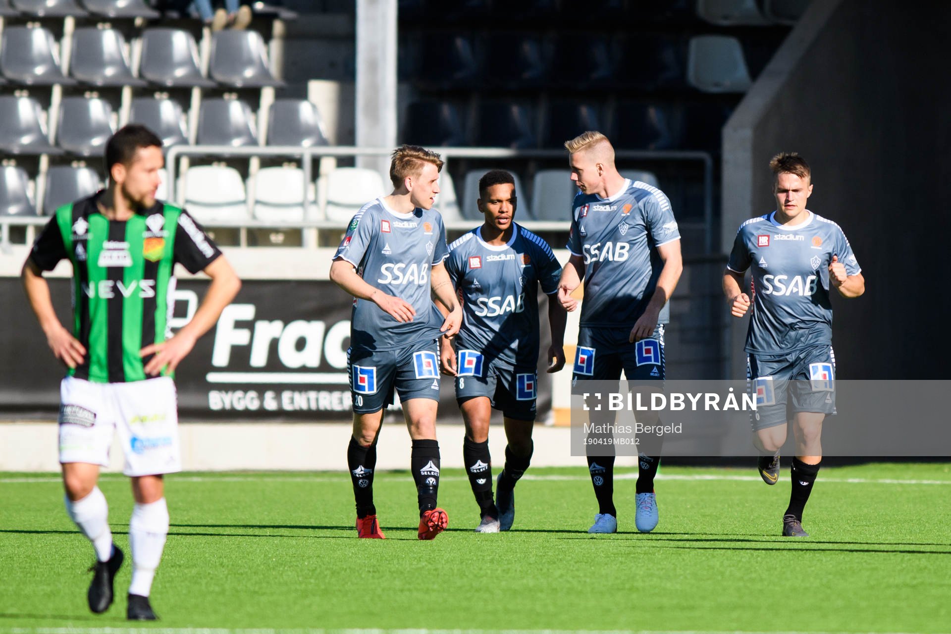 Brages spelare jublar