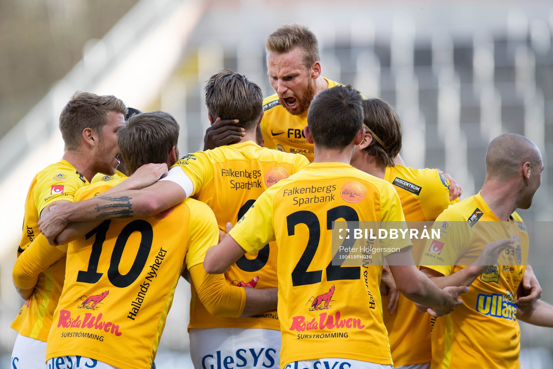 Falkenbergs spelare jublar