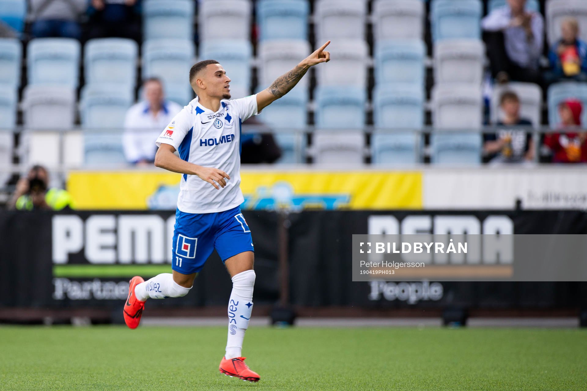 IFK Norrköpings Jordan Larsson jublar
