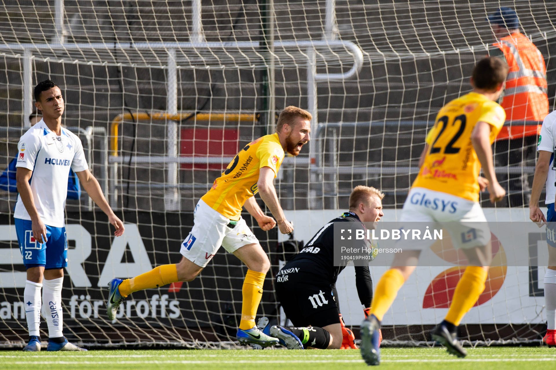 Falkenbergs Tobias Englund jublar