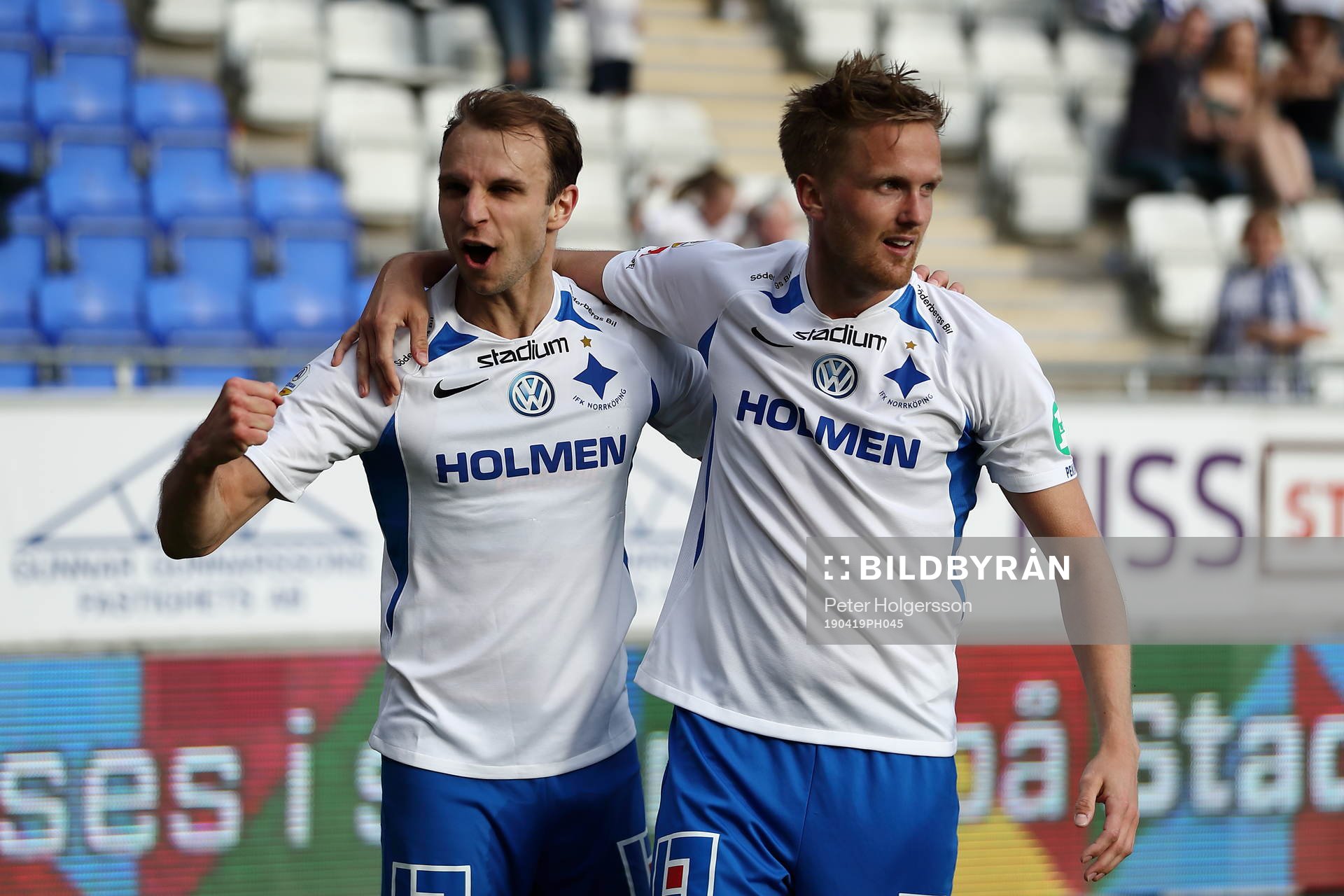 IFK Norrköpings Lars Krogh Gerson och Kasper Larsen jublar
