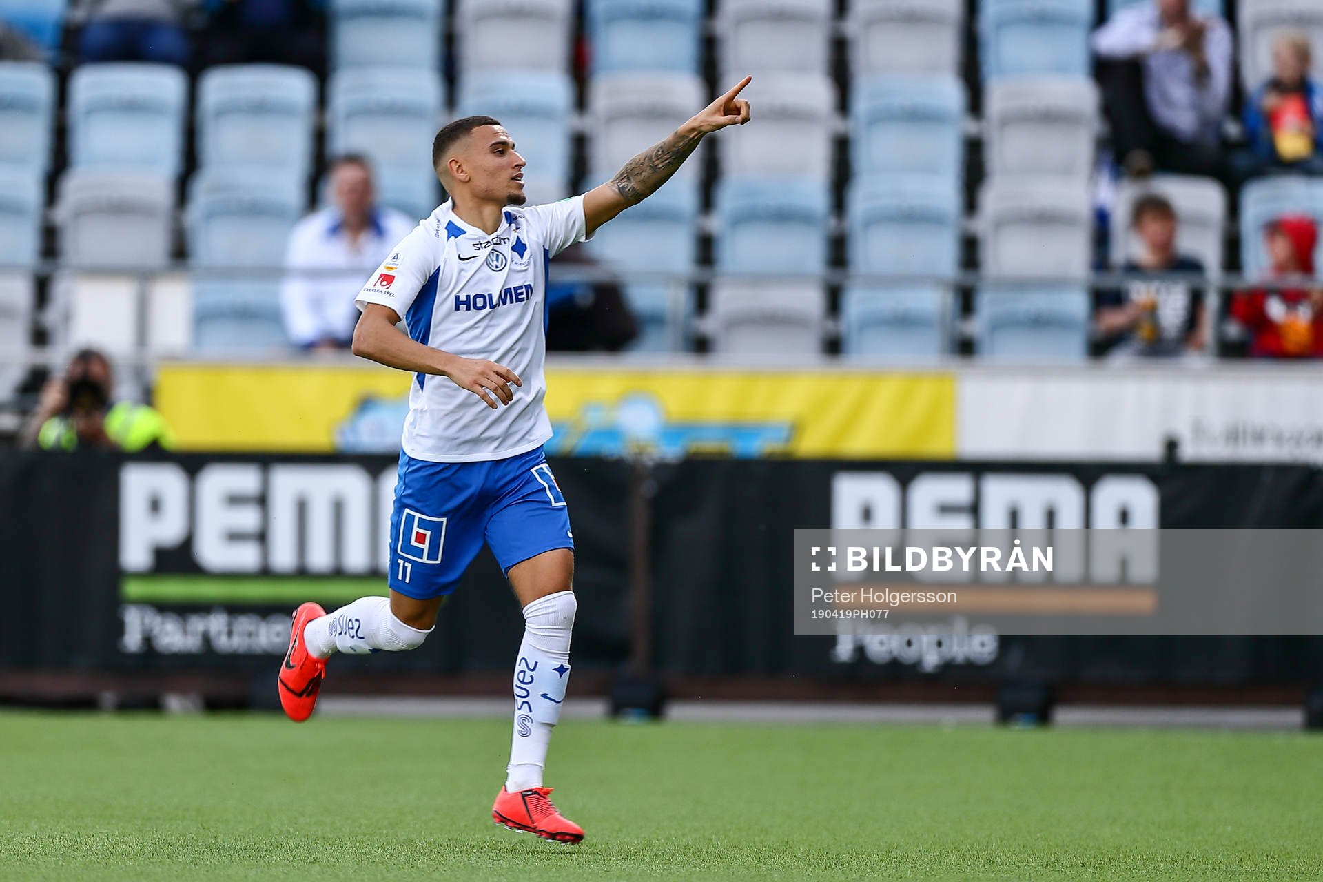 IFK Norrköpings Jordan Larsson jublar