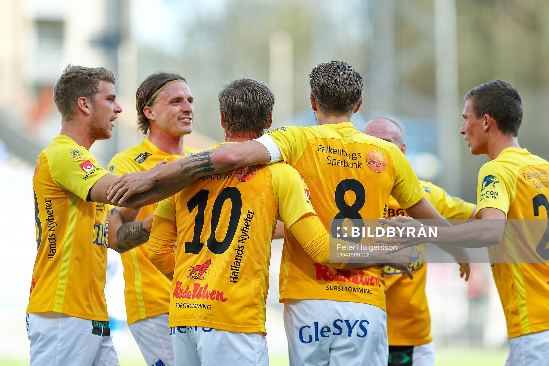 Falkenbergs spelare jublar
